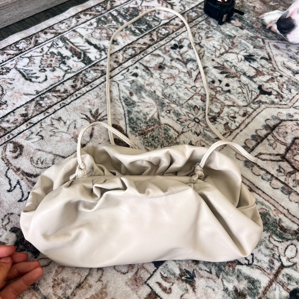 Elegant Cream Women's Shoulder Bag
